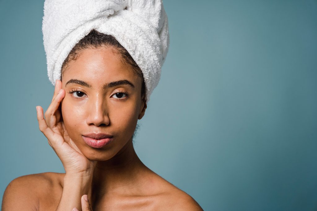 Como preparar a pele para receber os ativos do hidratante facial?
